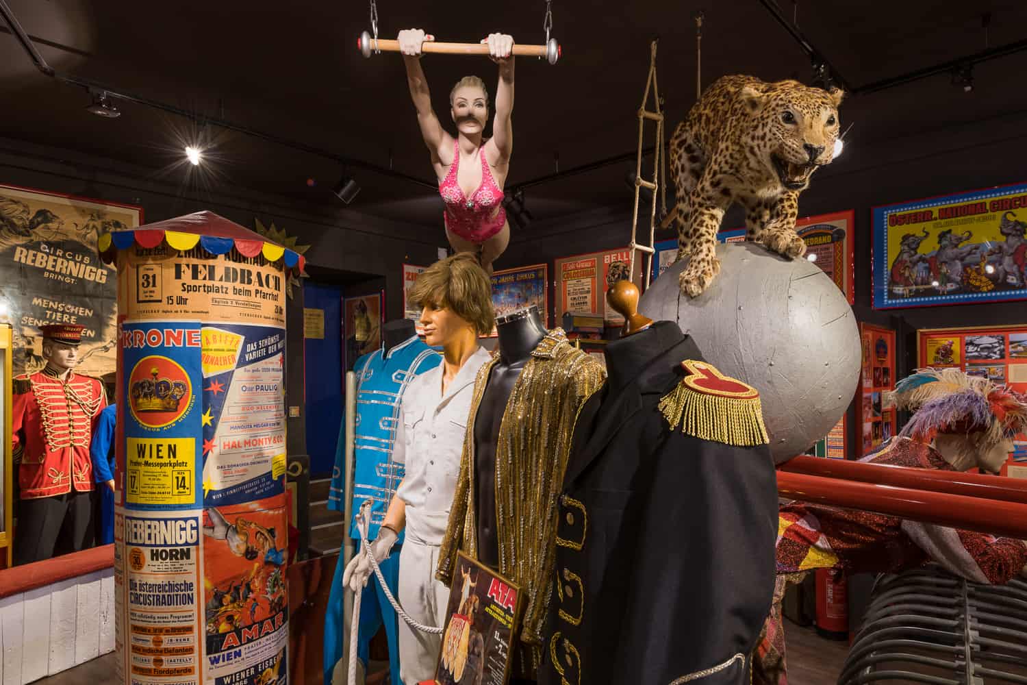 Circus Clown Museum Wien: Trapez Leopard Exponate